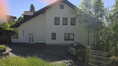 Attraktive 2-Zimmer-DG-Wohnung mit gehobener Innenausstattung mit Balkon und Einbauküche in Waldeck