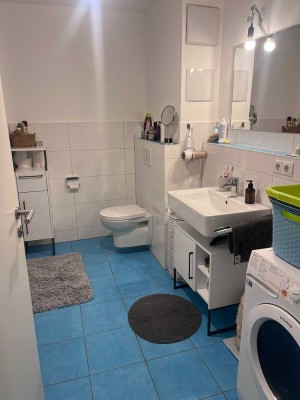 Exklusive, neuwertige 2-Zimmer-Wohnung mit geh. Innenausstattung mit Balkon und EBK