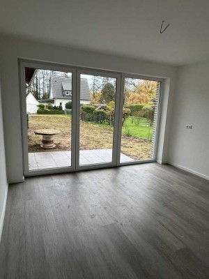Helle, moderne 2-Zimmer-Wohnung mit Terrasse und Garten  ab sofort