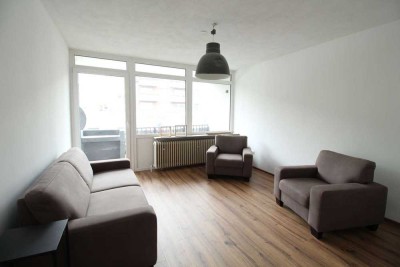2-Zimmer, Balkon, Innenstadt- Haustiere nach Absprache, Arbeitsverhältnis vorausgesetzt