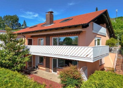 Attraktives Familiendomizil mit ELW und Fernblick
