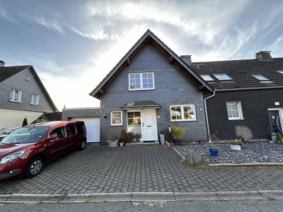 Große Maisonette-Wohnung im Stil einer Doppelhaushälfte mit eigenem Eingang und Garten