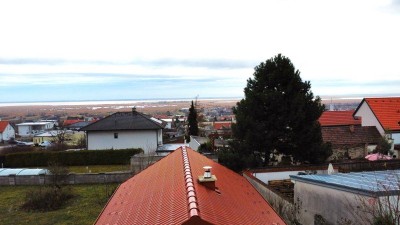 Einfamilienhaus mit Seeblick mit großem Potenzial.