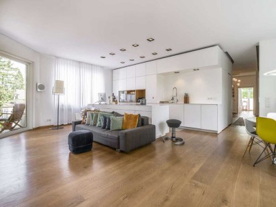 ***Wohnen mit Klasse & Stil– Exklusive 4-Zimmer-Altbauwohnung im Zentrum von Kronberg***