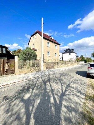 Sanierungsbedürftiges Zweifamilienhaus
mit Potential zum Einfamilienhaus Umbau!