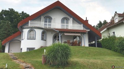 Wunderschöne Villa in exklusiver Bauausführung und Einrichtung