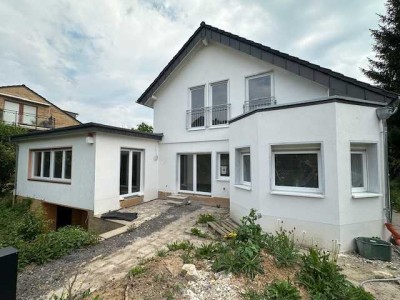Freistehendes Einfamilienhaus nach Sanierung zu vermieten