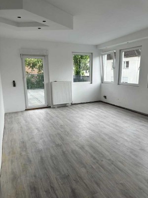 Geräumige 7-Zimmer-Wohnung mit Kamin und Terrasse in Zentrumsnähe ab 01.10. zu vermieten