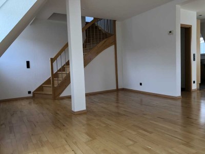 Ansprechende DG 4,5-Zimmer-Maisonette-Wohnung mit gehobener Innenausstattung in Recklinghausen