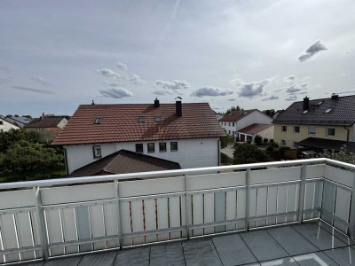 Wohnen über den Dächern von Eching – helle, moderne 4-Zi.-Dachgeschosswohnung in ruhiger Lage