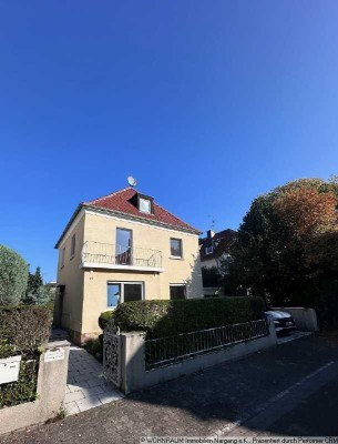MAINZ-OBERSTADT: Charmantes Einfamilienhaus mit tollem Gartengrundstück in begehrter Wohnlage