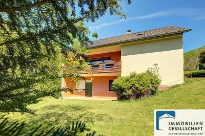 Wohnhaus mit Traumgarten am Bach