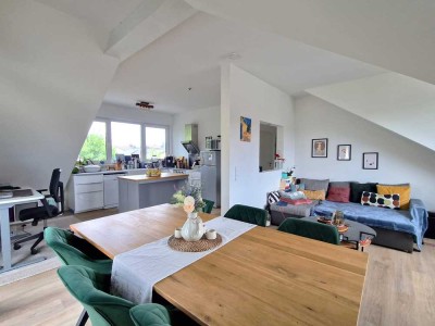 Stilvoll sanierte helle Dachgeschosswohnung in Oberursel