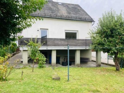 Charmante 3-Zimmer-Wohnung mit zwei Terrassen im Einfamilienhaus  – Herdorf/Sieg