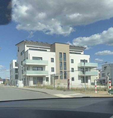 4-ZKB mit Einbauküche und Terrasse ***Wohnen im Grünen***