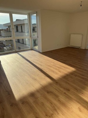 Exklusive 3-Raum-Penthouse-Wohnung mit gehobener Innenausstattung mit EBK in Freiburg im Breisgau