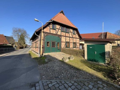 ! Preissenkung !
Exklusives Fachwerkhaus mit rustikaler Eleganz, Garten und historischem Weinkeller