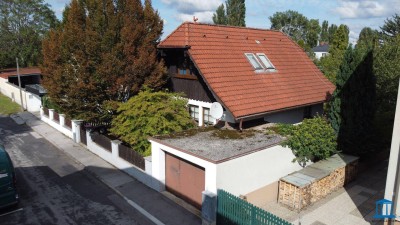 Charmantes Einfamilienhaus in hochwertiger Lage - Anlageimmobilie mit Wohnberechtigtem