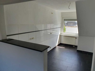 Nähe Krankenhaus - DG Wohnung, offene Wohnküche