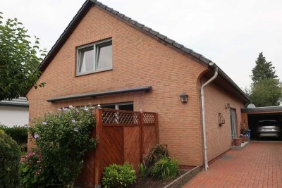 Sehr schönes Einfamilienhaus mit Vollkeller, Wintergarten, Sauna und Garage
