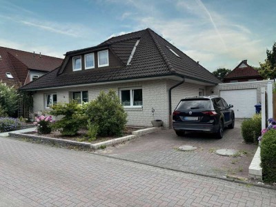 Viel Platz, ruhige Lage: Flexibles Einfamilienhaus mit Garten & Garage in Hahn