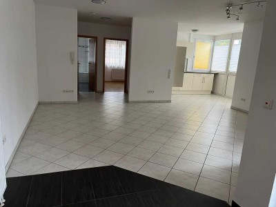 Helle 2-Zimmer-Wohnung mit großer Dachterrasse und Einbauküche in 78727 Oberndorf