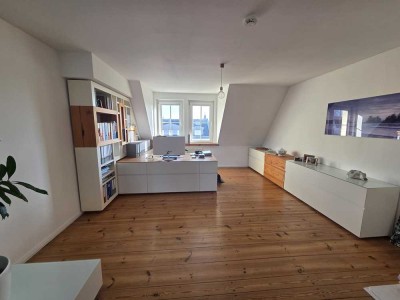Top - geräumige Zwei-Zimmer Loft mit Seeblick, Garten und EBK