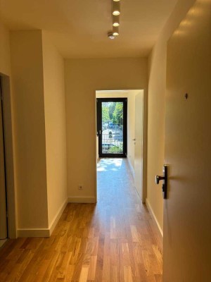 Stilvolle 1-Zimmer-Wohnung mit gehobener Innenausstattung mit EBK in Düsseldorf