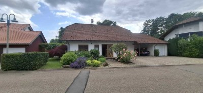 Geräumiges, günstiges 8-Raum-Einfamilienhaus mit gehobener Innenausstattung in Schwarzach