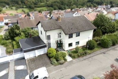 Viel Potenzial auf großem Grundstück – Mehrfamilienhaus in Oberöwisheim