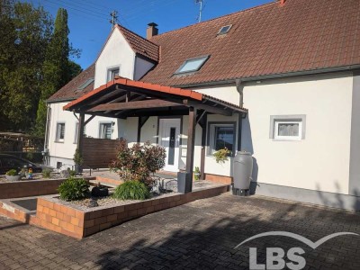 WOHNEN & WERKELN: Großzügiges Einfamilienhaus mit XXL-Garage