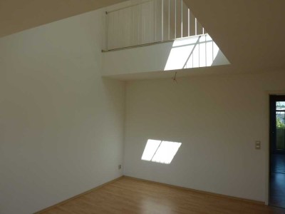 Tolle DG-Galeriewohnung zu verkaufen! - Vermietete 2,5-Raum mit Balkon auf dem Kaßberg