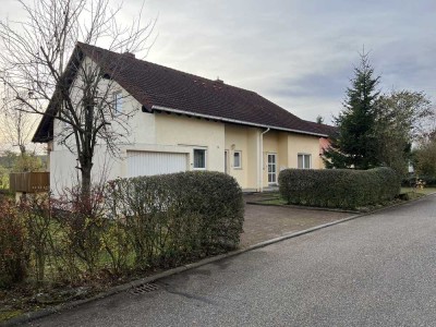 Doppelhaushälfte mit herrlicher Aussicht und Entwicklungspotential