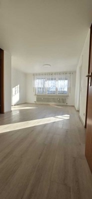 Provisionsfrei 1,5-Zimmer-Wohnung mit Balkon, Kellerabstellraum und Einzelgarage