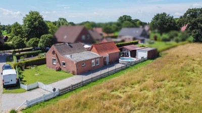 Ebenerdiges Wohnhaus in Feldrandlage