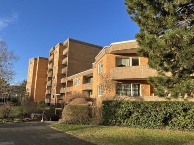 Bothfeld - Perfektion Pur: Traumhafte 5 Zi.-Wohnung im EG/ Hochparterre mit Balkon - Top saniert !