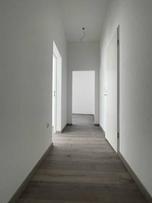 Geschmackvolle 2-Raum-DG-Wohnung: Erstbezug nach Altbau-Sanierung