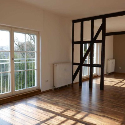 ++ CHARMANTE DACHGESCHOSS- MAISONETTE-WG. MIT TOP-EBK  ++ -direkt am Park