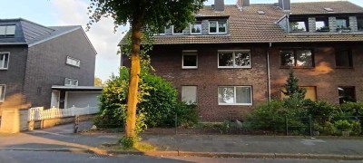 700 € - 85 m² - 3.0 Zi.