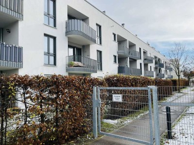 Neuwertige 3-Zimmer-Terrassenwohnung in München Aubing! Zwei Bäder ! S Bahn Nähe !