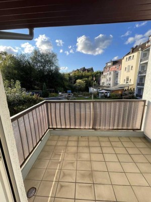 NEU renoviertes Appartement mit großem Balkon und EBK