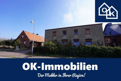 Angern- Sanierungsbedürftiges geringfügig unterkellertes EFH mit Scheune, Garagen, Stallung sowie an