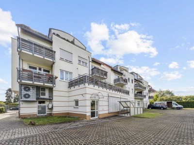 Kapitalanlage: Schöne 3-Zimmer-Wohnung mit großer Dachterrasse in Leipzig-Knautkleeberg