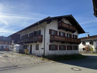 Traditionelles Bauernhaus ohne Denkmalschutz mit Ausbaupotential in Ohlstadt bei Murnau