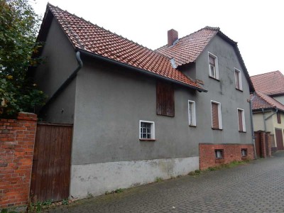 stark sanierungsbedürftiges Wohnhaus in Papstorf; Mindestgebot: 10.000 €; Einzelheiten s. Exposee!