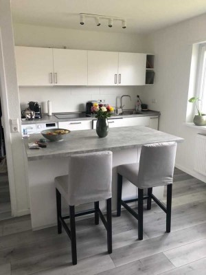 Helle, moderne und frisch renovierte 2-Zimmer-Wohnung mit 2 Balkonen in Ketsch