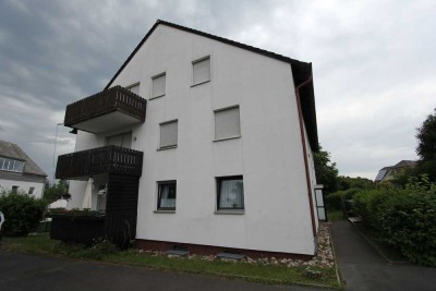 Charmante Maisonette-Dachgeschosswohnung mit Balkon, Einbauküche & Stellplatz