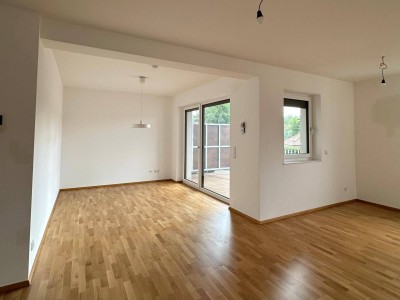 Lichtdurchflutetes Wohnen mit Stil - 2-Zimmer- Wohnung mit großem Balkon in zentraler Lage