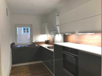Frei ab 01.12.: Traumhafte, teilmöblierte 3-Zimmer-Wohnung in der Altstadt von Hof mit  Balkon, Aufz