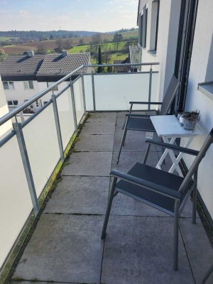 Neuwertige 2 Zimmer Wohnung von Privat und Provisionsfrei mit Balkon,Keller und Stellplatz.